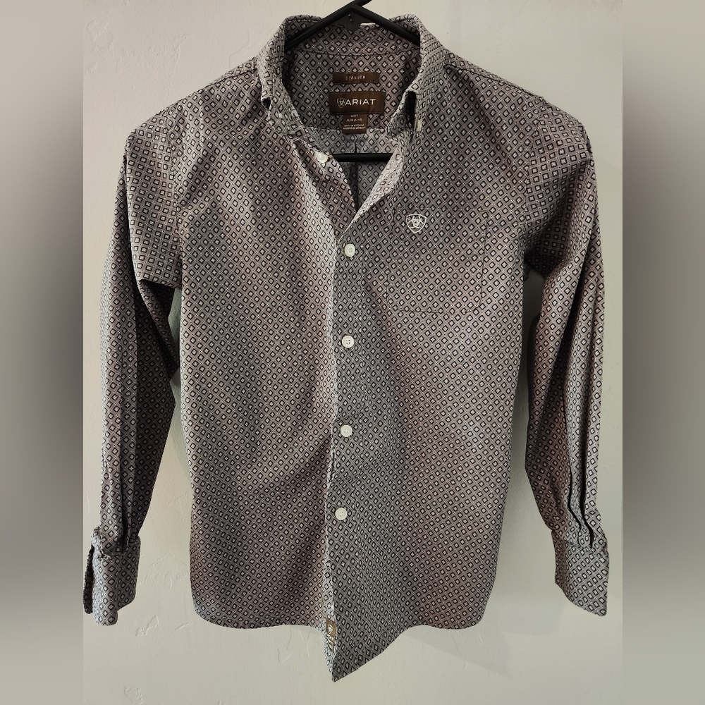 Youth Ariat button down shirt. Like new. Smoke/Pet free home.